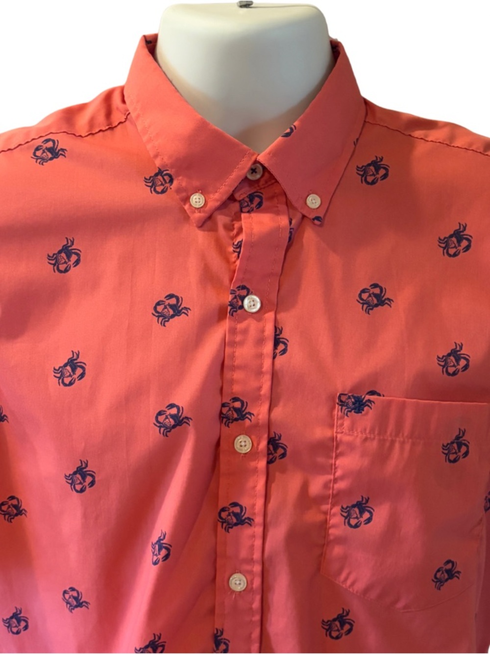 IZOD Men’s Crab Motif Button Down Shirt – Size M - Picture 3 of 9